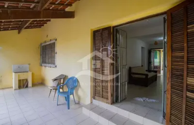 Casa sobrado à venda , 3 quarto(s),  sendo 2 suíte(s)  no bairro centro, 400 metros da praia, peruíbe-sp
