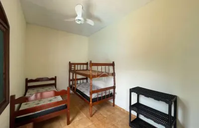 Casa térrea à venda com piscina, 3 quarto(s),  sendo 1 suíte(s)  no bairro ribamar, 300 metros da praia, peruíbe-sp