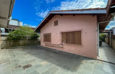 Casa térrea à venda , 3 quarto(s),  sendo 1 suíte(s)  no bairro ribamar, 500 metros da praia, peruíbe-sp