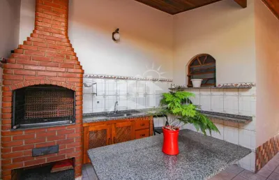 Casa térrea à venda , 3 quarto(s),  sendo 1 suíte(s)  no bairro três marias, 800 metros da praia, peruíbe-sp