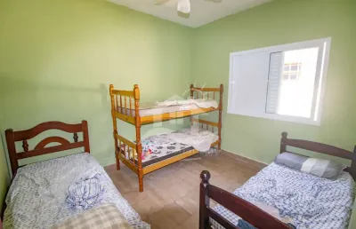 Casa térrea à venda com piscina, 3 quarto(s),  sendo 1 suíte(s)  no bairro oasis, 1200 metros da praia, peruíbe-sp