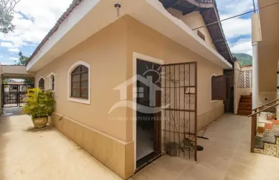 Casa térrea à venda , 4 quarto(s),  sendo 0 suíte(s)  no bairro veneza, 2000 metros da praia, peruíbe-sp