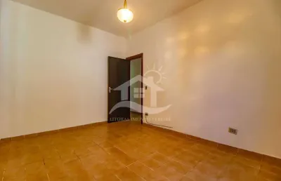 Casa térrea à venda , 3 quarto(s),  sendo 1 suíte(s)  no bairro são joão batista, 800 metros da praia, peruíbe-sp
