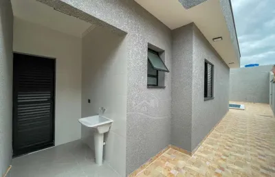 Casa térrea à venda com piscina, 2 quarto(s),  sendo 1 suíte(s)  no bairro cidade nova peruíbe, 2000 metros da praia, peruíbe-sp