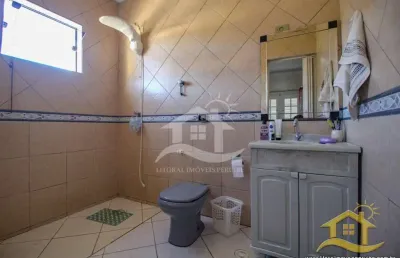 Casa esquina à venda com piscina, 2 quarto(s),  sendo 1 suíte(s)  no bairro park daville, 500 metros da praia, peruíbe-sp