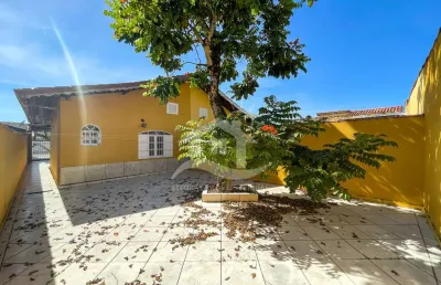 Casa térrea à venda , 2 quarto(s),  sendo 1 suíte(s)  no bairro stella maris, 800 metros da praia, peruíbe-sp