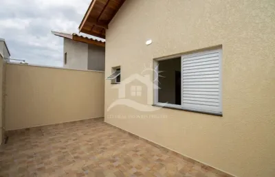 Casa térrea à venda , 2 quarto(s),  sendo 1 suíte(s)  no bairro flora rica, 1700 metros da praia, peruíbe-sp