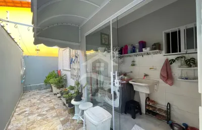 Casa térrea à venda , 2 quarto(s),  sendo 1 suíte(s)  no bairro cidade nova peruíbe, 2 metros da praia, peruíbe-sp