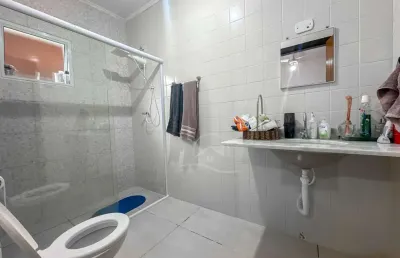 Casa térrea à venda com piscina, 2 quarto(s),  sendo 1 suíte(s)  no bairro ribamar, 600 metros da praia, peruíbe-sp