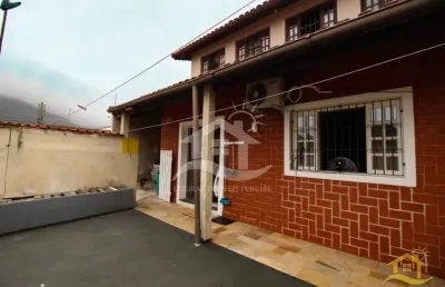 Casa sobreposta à venda , 3 quarto(s),  sendo 3 suíte(s)  no bairro centro, 2 metros da praia, peruíbe-sp