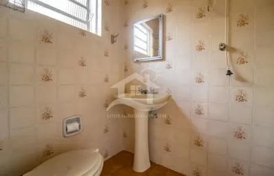 Casa térrea à venda , 3 quarto(s),  sendo 2 suíte(s)  no bairro centro, 200 metros da praia, peruíbe-sp