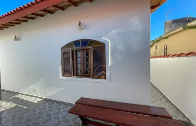 Casa térrea à venda , 3 quarto(s),  sendo 1 suíte(s)  no bairro três marias, 600 metros da praia, peruíbe-sp