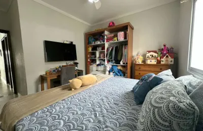 Casa térrea com piscina à venda com piscina, 3 quarto(s),  sendo 1 suíte(s)  no bairro três marias, 250 metros da praia, peruíbe-sp