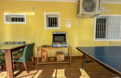 Casa sobrado à venda , 5 quarto(s),  sendo 5 suíte(s)  no bairro estância santa gabriela, 1500 metros da praia, peruíbe-sp