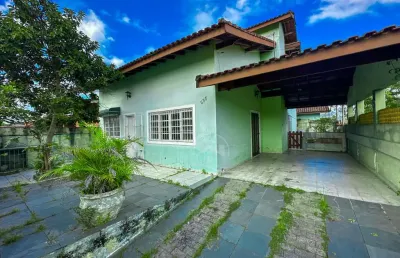 Casa térrea à venda , 3 quarto(s),  sendo 1 suíte(s)  no bairro oasis, 600 metros da praia, peruíbe-sp