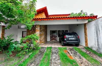 Casa sobrado à venda , 4 quarto(s),  sendo 1 suíte(s)  no bairro centro, 400 metros da praia, peruíbe-sp