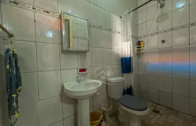 Casa térrea à venda , 2 quarto(s),  sendo 0 suíte(s)  no bairro centro, 600 metros da praia, peruíbe-sp