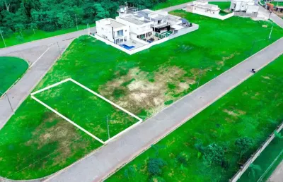 Terreno amplo à venda com piscina, ,   no bairro residencial bosque três marias, 3000 metros da praia, peruíbe-sp