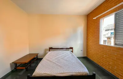 Casa sobrado à venda com piscina, 4 quarto(s),  sendo 1 suíte(s)  no bairro cidade nova peruíbe, 0 metros da praia, peruíbe-sp