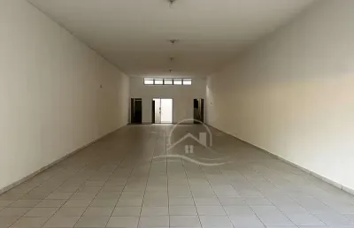 Loja ampla à venda , ,   no bairro park daville, 2 metros da praia, peruíbe-sp