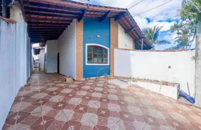 Casa térrea para alugar , 2 quarto(s),  sendo 1 suíte(s)  no bairro arpoador, 1000 metros da praia, peruíbe-sp