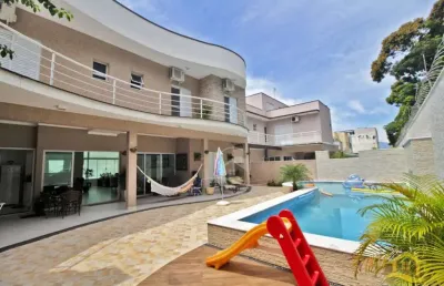 Casa sobrado à venda com piscina, 6 quarto(s),  sendo 6 suíte(s)  no bairro bougainville residencial iv, 1000 metros da praia, peruíbe-sp
