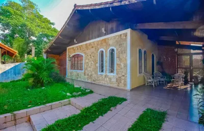 Casa térrea à venda , 3 quarto(s),  sendo 1 suíte(s)  no bairro stella maris, 400 metros da praia, peruíbe-sp