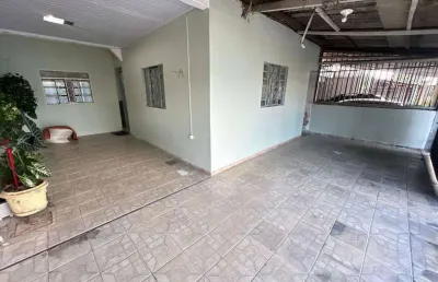 Casa a venda com 2 quartos no riacho fundo 2 com casa  ao fundo