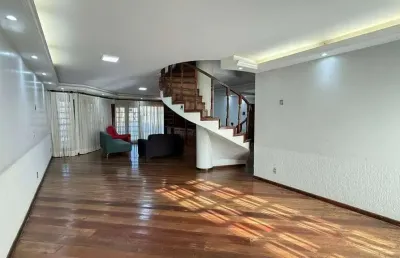 Casa com 7 quartos à venda na Quadra QND 42, Taguatinga Norte (Taguatinga), Brasília