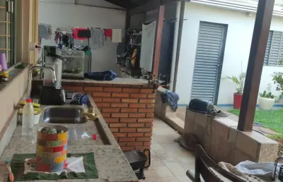 Casa jardim patrícia 3/4 sendo 1 suíte garagem 3 carros