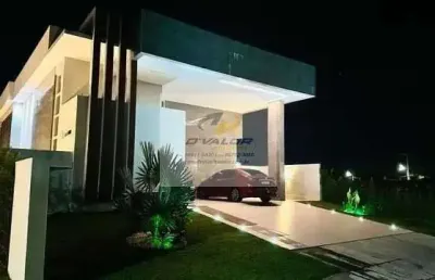 Vendo casa em condomínio fechado, com 250m², sala para 3 ambientes, 3 suítes, escritório e 4 vagas