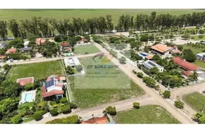 Vende-se terreno  em condomínio fechado, country, com 750 m2
