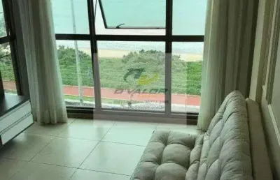 Vendo apartamento duplex, com 120 m², 02 quartos (sendo 01 suíte), 02 vagas de garagem.