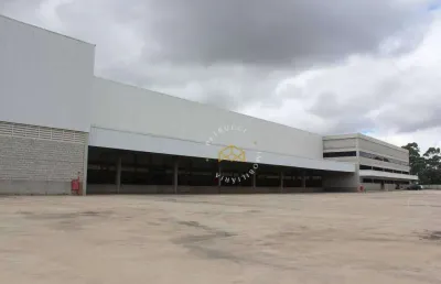 Galpão disponível para venda e locação com localização estratégica e infraestrutura completa.