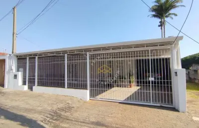 Ótima casa residencial e comercial  zm1 com 3 dormitórios sendo 1 suíte.