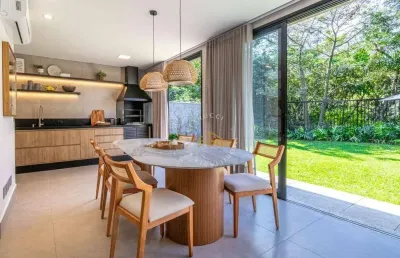 Casa alto padrão em construção à venda no village sainte helene em sousas