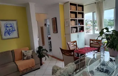 Vendo apto de dois dormitórios em roçado sj sc andar alto, linda vista.