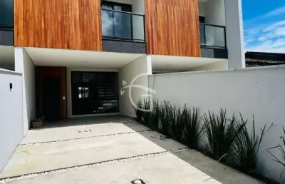 Casa com 3 quartos à venda no Iririú, Joinville 