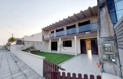Sobrado com cpacidade para 14 pessoas, de frente para o mar - balneário de  shangri -lá