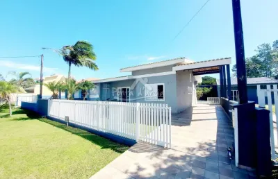 Casa com 2 quartos para alugar na Rua Alemanha, 753, Atami, Pontal do Paraná
