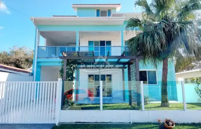 Casa com 3 quartos para alugar na Rua Suíça, 800, Atami, Pontal do Paraná