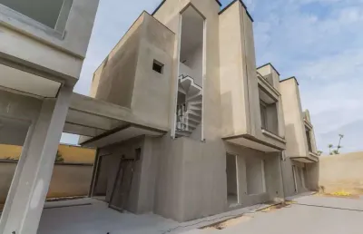 Sobrado de condomínio com 3 quartos, capão raso, curitiba - r$ 898 mil, cod: so0042