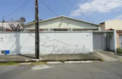 Excelente casa plana 100%nascente total -forrada e gradeada 6 vagas 5 qts , quintal grande -r$ 550mil