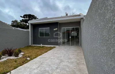 Casa com 2 quartos e área gourmet  de frente pra rua   frg