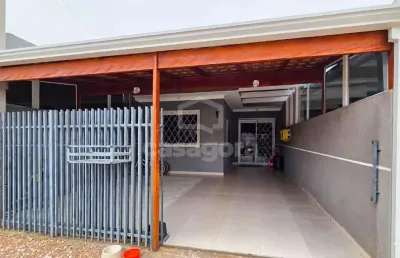 Casa 2 quartos com cozinha planejada e garagem coberta  gralha azul
