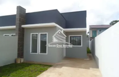 Casa com 03 quartos (01 suíte) - amplo espaço de terreno.