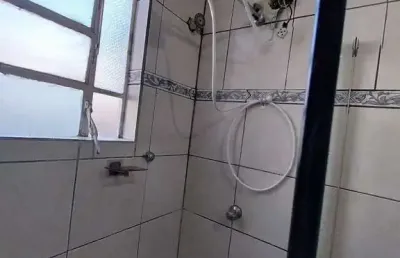 Oportunidade apartamento 2 dormitórios, com sacada em um deles e área de serviço