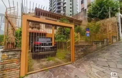 Casa com 3 quartos para alugar na Auxiliadora, Porto Alegre 