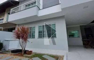 Casa com 3 dormitórios à venda, 106 m² por r$ 800.000,00 - centro - navegantes/sc