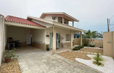 Casa com 4 dormitórios à venda, 165 m² por r$ 1.100.000 - centro - navegantes/sc